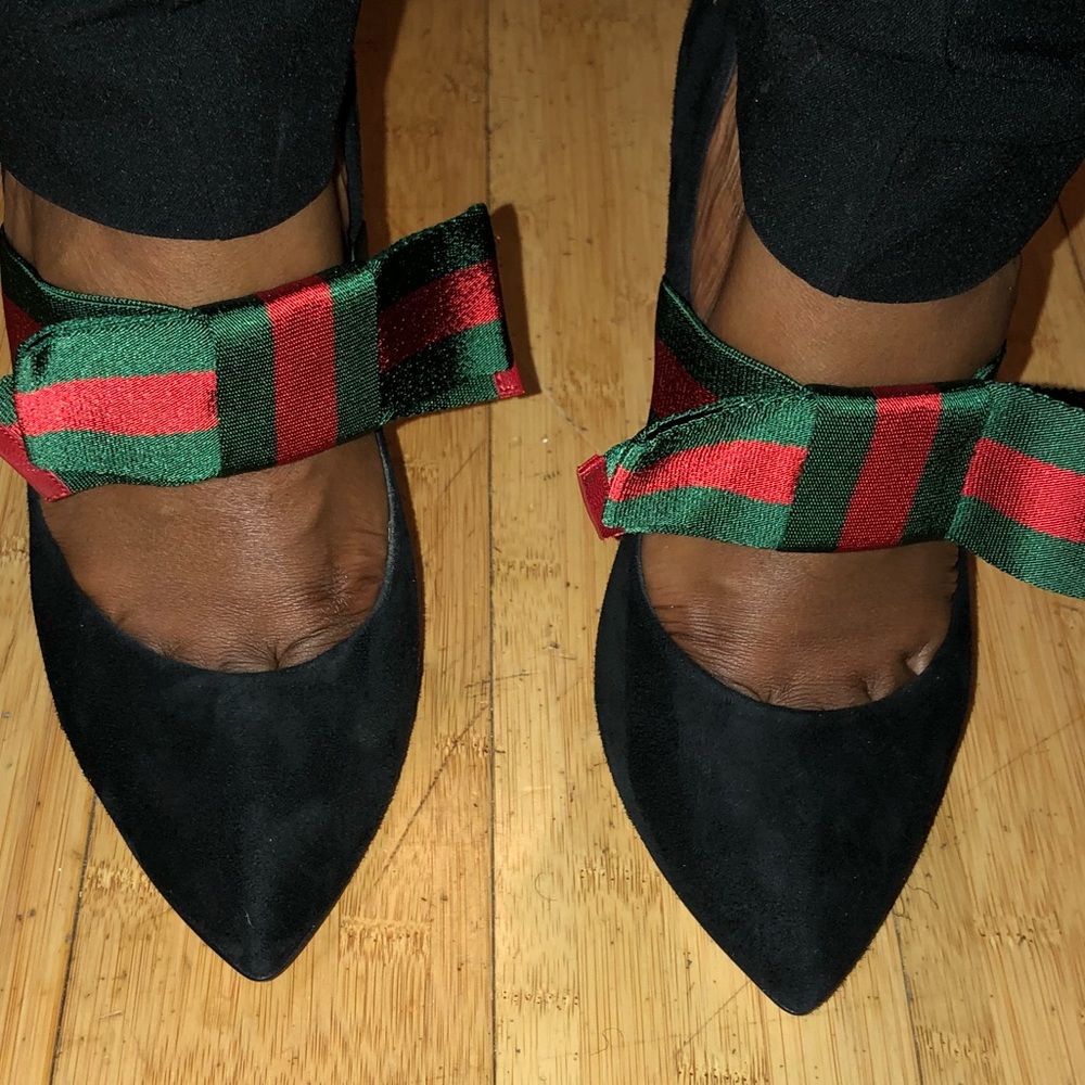 Brand New Gucci Pump with removable bow
